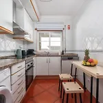 Homes With Cozy Terrace & 2 Swimming Pools Near The Heart