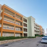 Homes With Cozy Terrace & 2 Swimming Pools Near The Heart