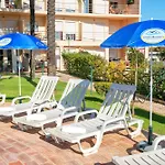 Homes With Cozy Terrace & 2 Swimming Pools Near The Heart