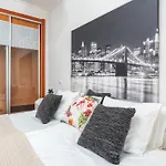 Homes With Cozy Terrace & 2 Swimming Pools Near The Heart *