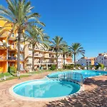 Homes With Cozy Terrace & 2 Swimming Pools Near The Heart *