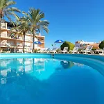 Apartment Homes With Cozy Terrace & 2 Swimming Pools Near The Heart