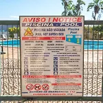 Homes With Cozy Terrace & 2 Swimming Pools Near The Heart