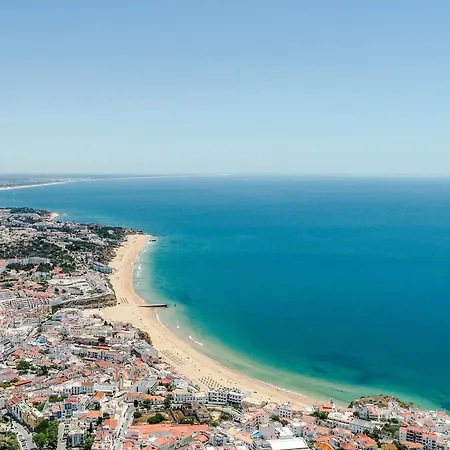 Homes With Cozy Terrace & 2 Swimming Pools Near The Heart *