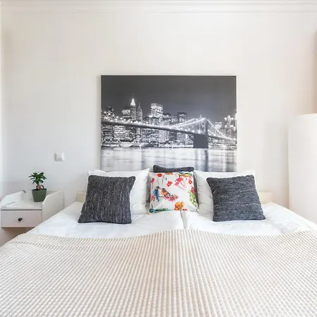 公寓 Homes With Cozy Terrace & 2 Swimming Pools Near The Heart