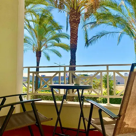 Homes With Cozy Terrace & 2 Swimming Pools Near The Heart شقة البوفيرا