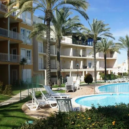 Homes With Cozy Terrace & 2 Swimming Pools Near The Heart *