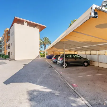 Lägenhet Homes With Cozy Terrace & 2 Swimming Pools Near The Heart