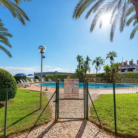 Homes With Cozy Terrace & 2 Swimming Pools Near The Heart Lägenhet Albufeira