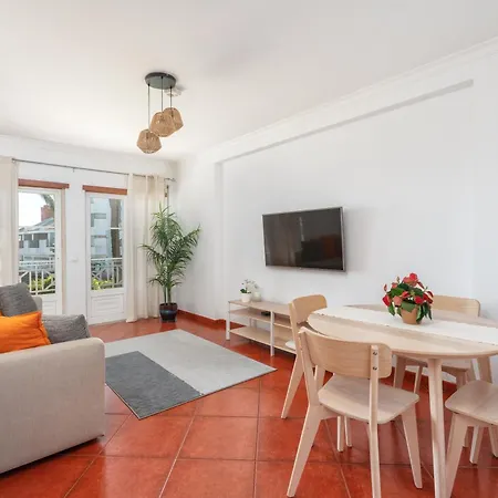 Homes With Cozy Terrace & 2 Swimming Pools Near The Heart Албуфейра